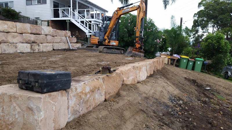Adam Lowe Earthmoving in Somersby