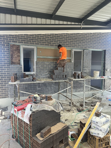 Hakan bricklaying in Telopea